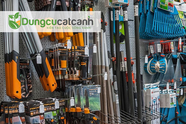 Cửa hàng kéo cắt cành Nhật Bản
