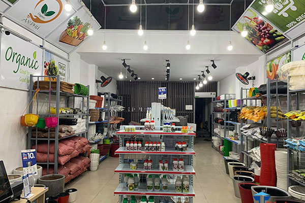 Cửa hàng vật tư nông nghiệp Sáu Duyên