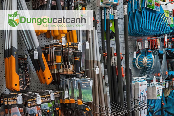 Cửa hàng kéo cắt cành Nhật Bản