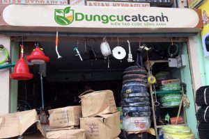 Cửa hàng kéo cắt cành Nhật Bản